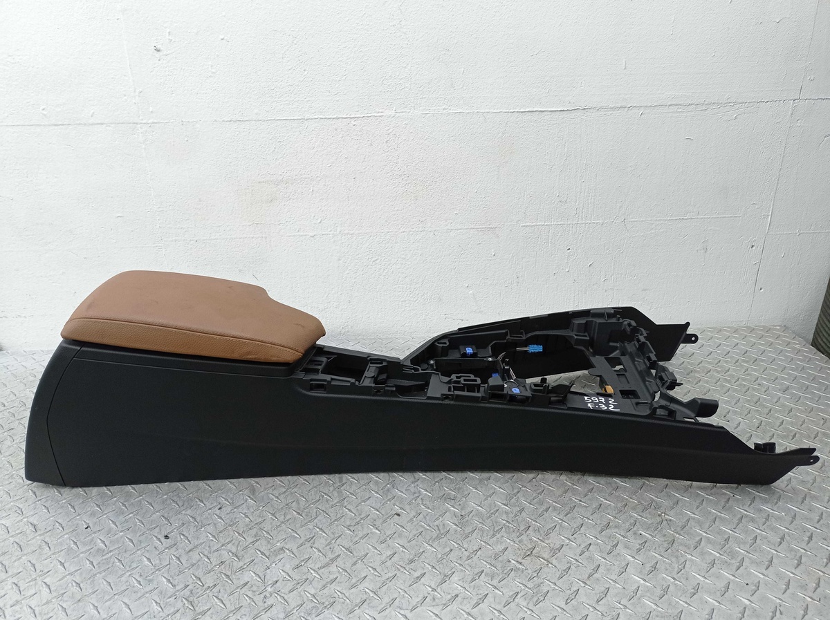 Подлокотник к BMW  2017