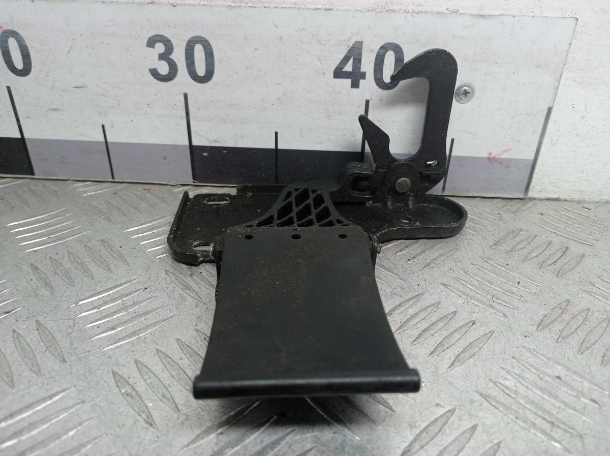 Замок капота к Audi A8 2004