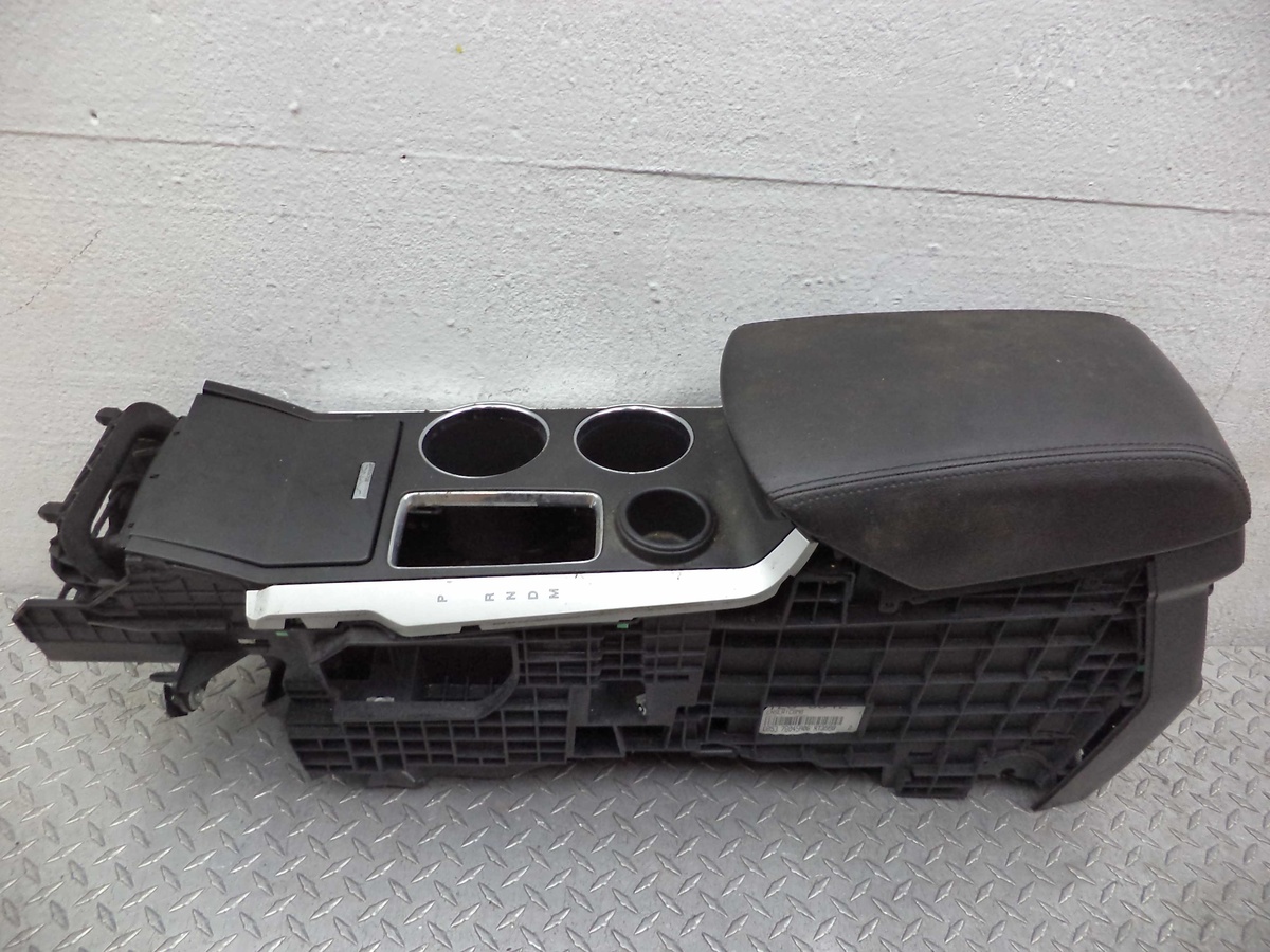 Подлокотник к Ford Explorer 2013