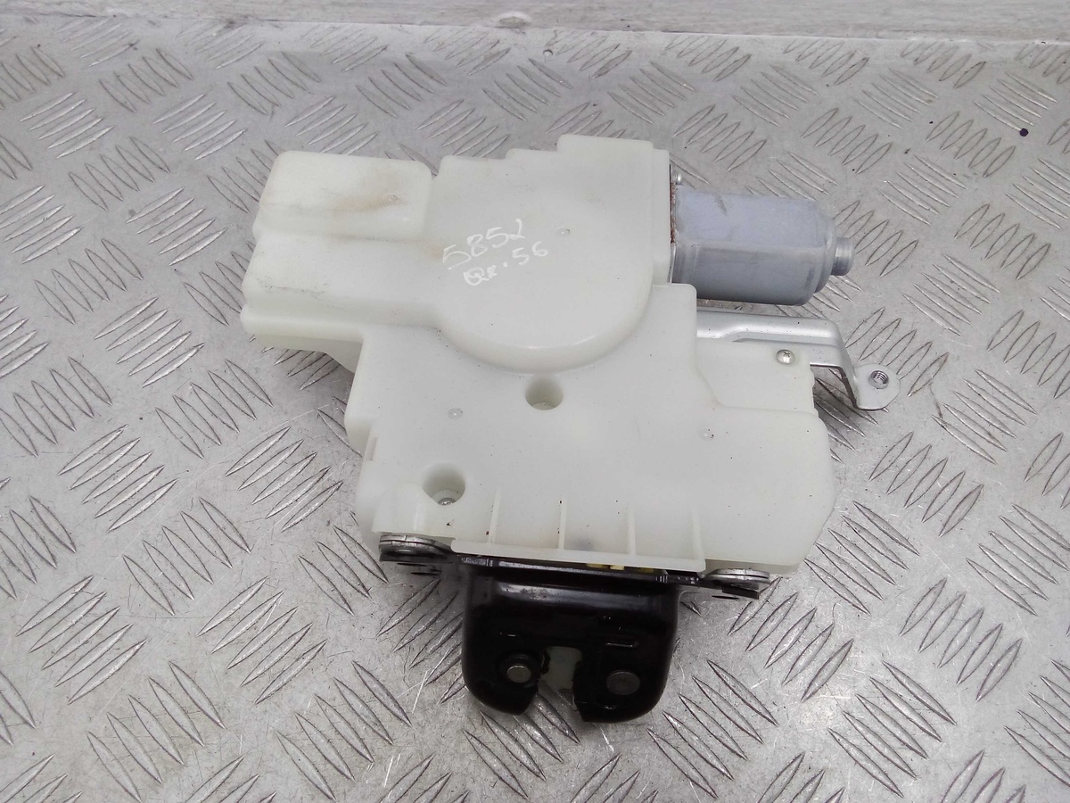 Замок багажника к Infiniti QX56 2013
