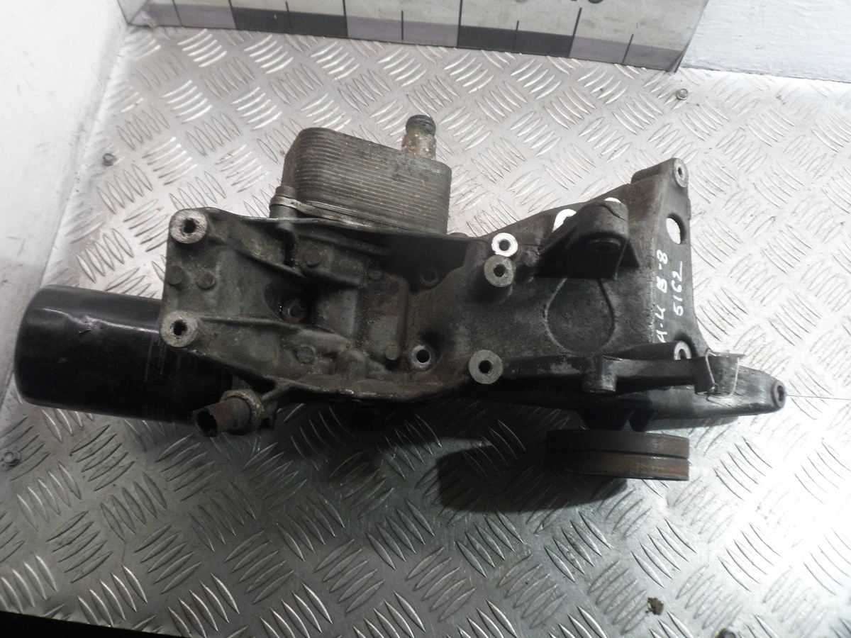 Кронштейн генератора к Audi A4 2009