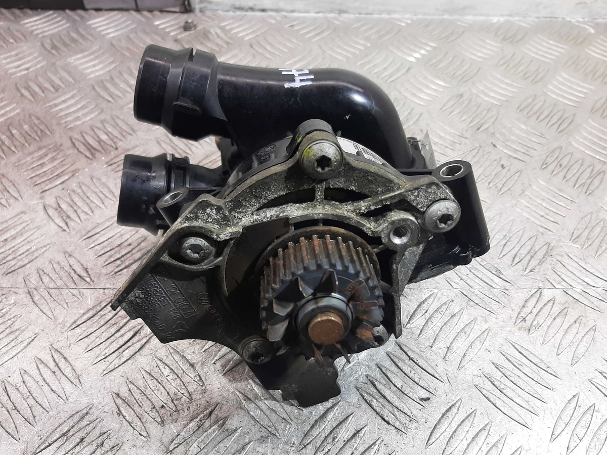 Помпа к Volkswagen Passat CC 2013