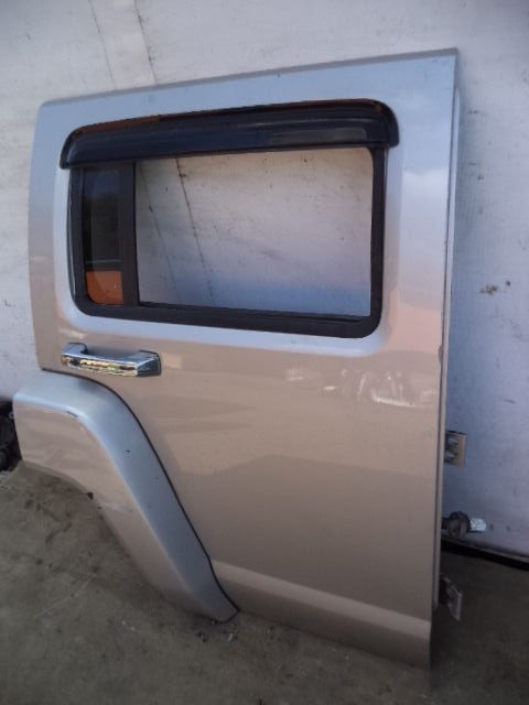 Петля двери к Hummer H3 2008