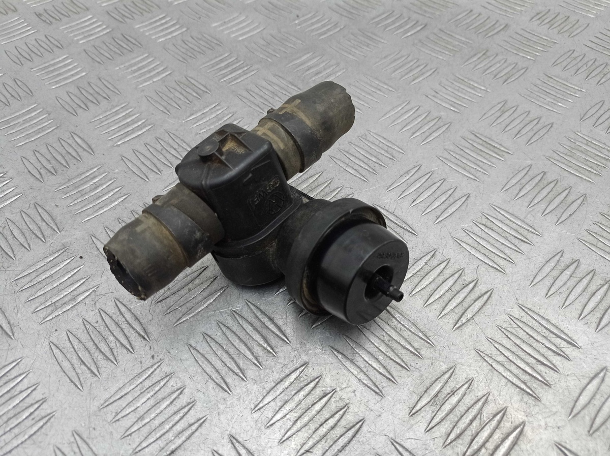 Кран отопителя (печки) к Volkswagen Touareg 2011