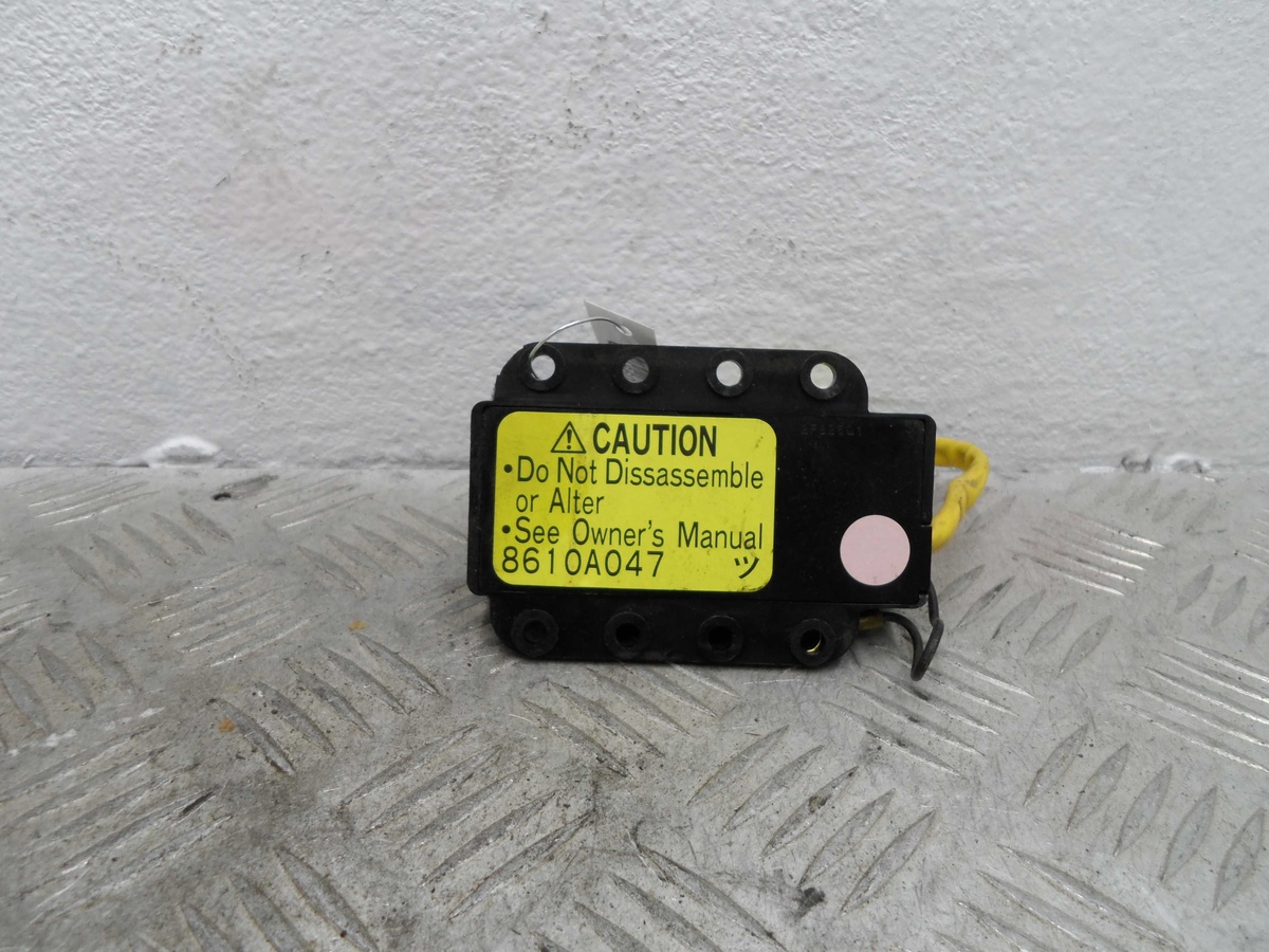 Кнопка  к Mitsubishi L200 2008