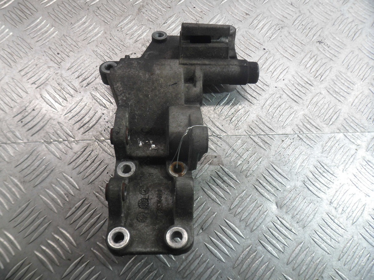 Кронштейн генератора к Mitsubishi Outlander 2009
