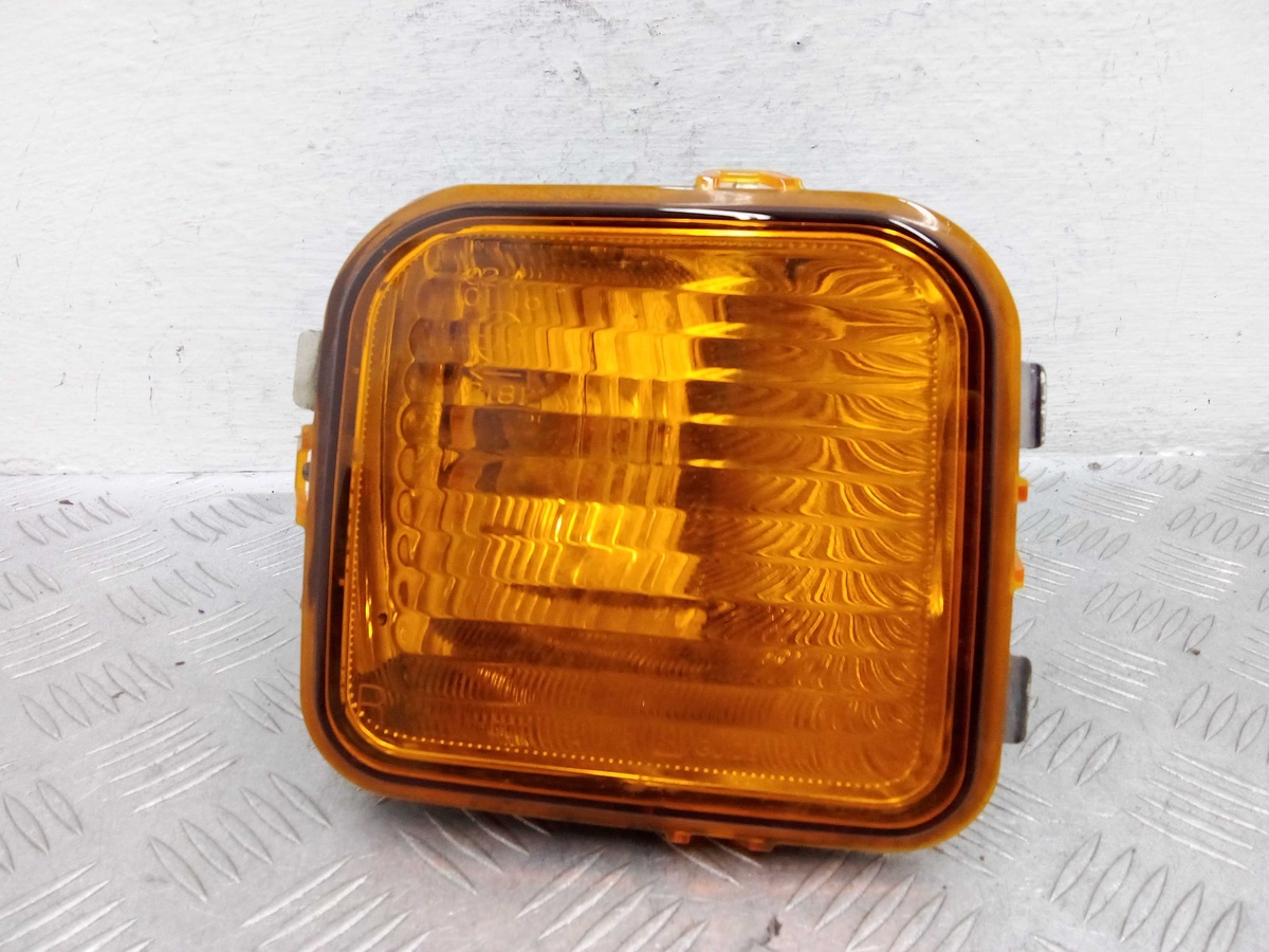 Поворотник левый к Hummer H3 2008