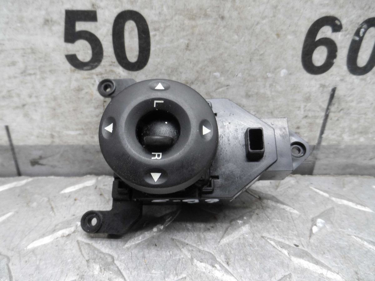 Кнопка  к Hyundai Santa Fe 2006
