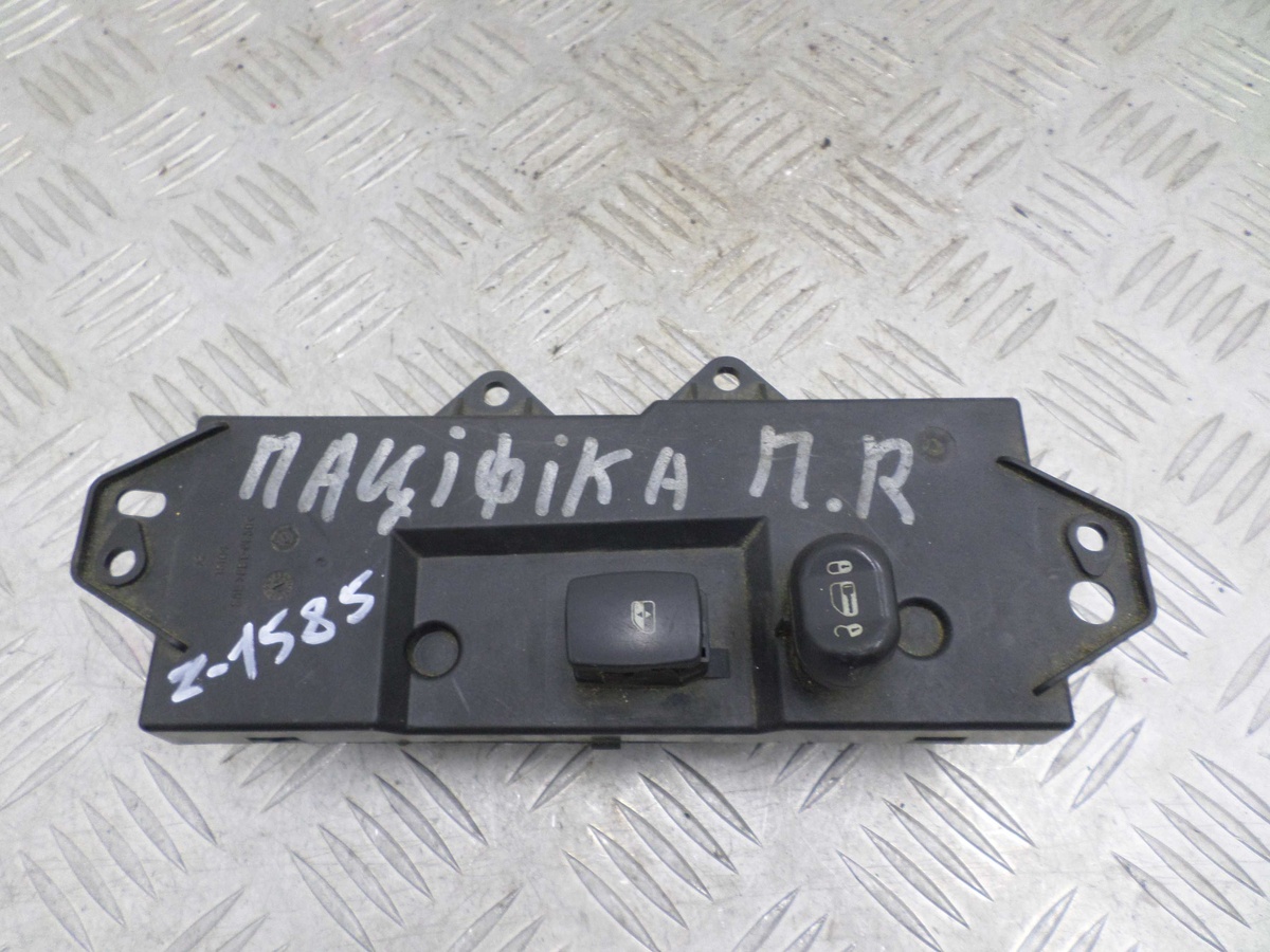 Кнопка стеклоподъемника к Chrysler Pacifica 2007