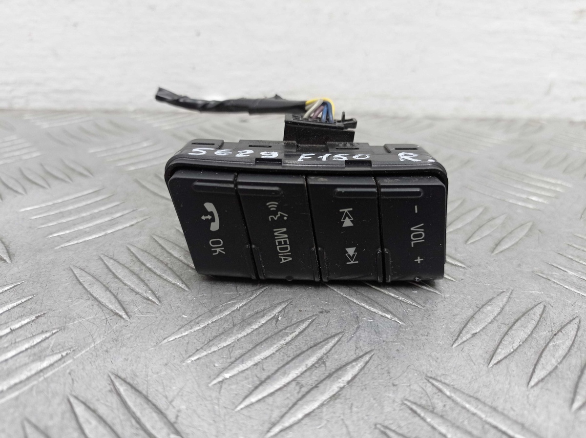 Кнопки руля к Ford F-150 2013