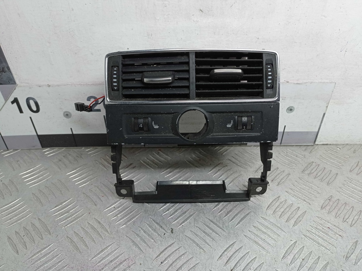Дефлектор обдува салона к Audi A8 2005