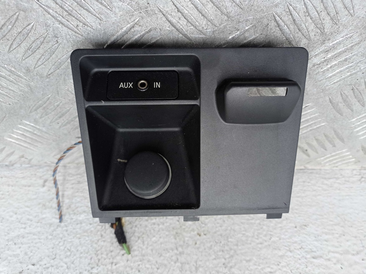 Разъем AUX / USB к BMW X6 2008