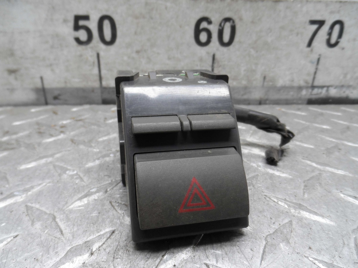Кнопка  к Toyota Camry 2007