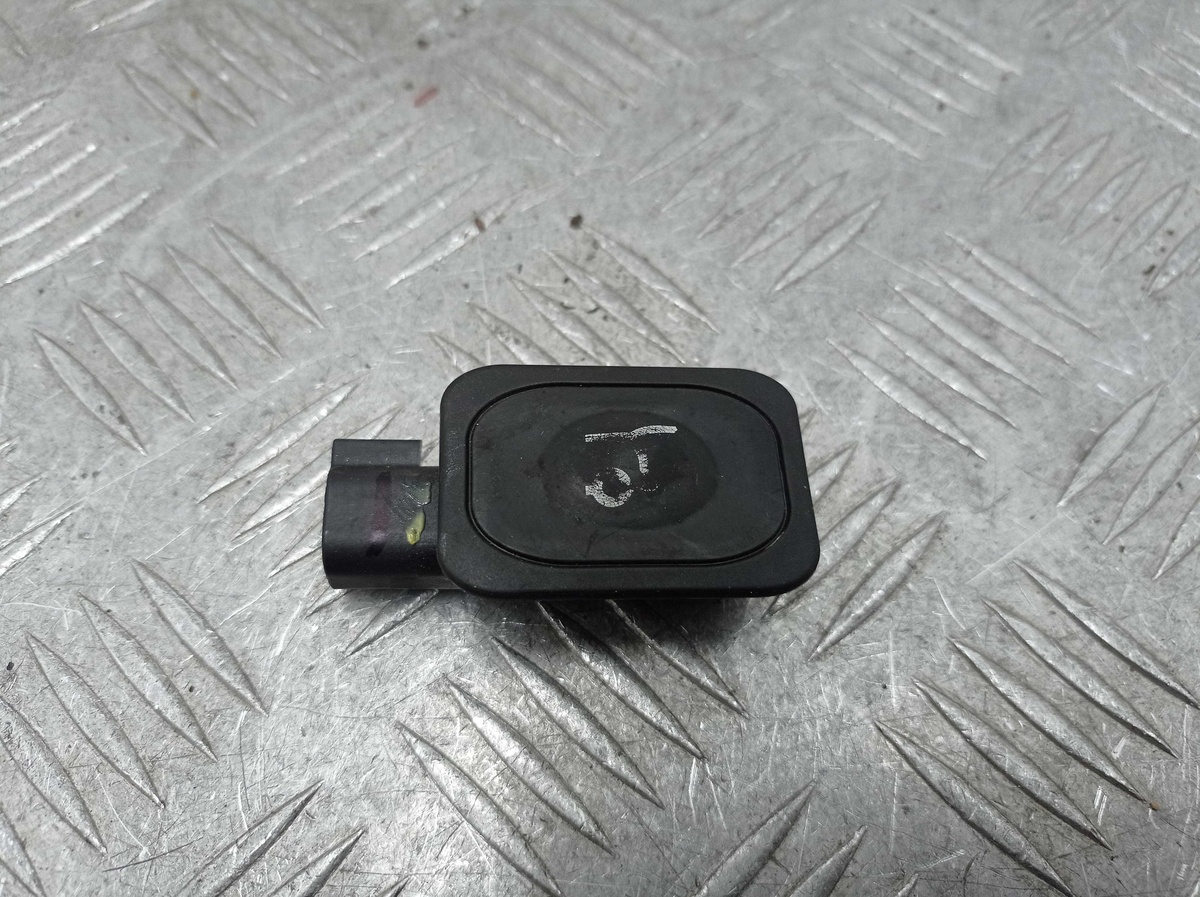 Кнопка  к Ford Explorer 2013