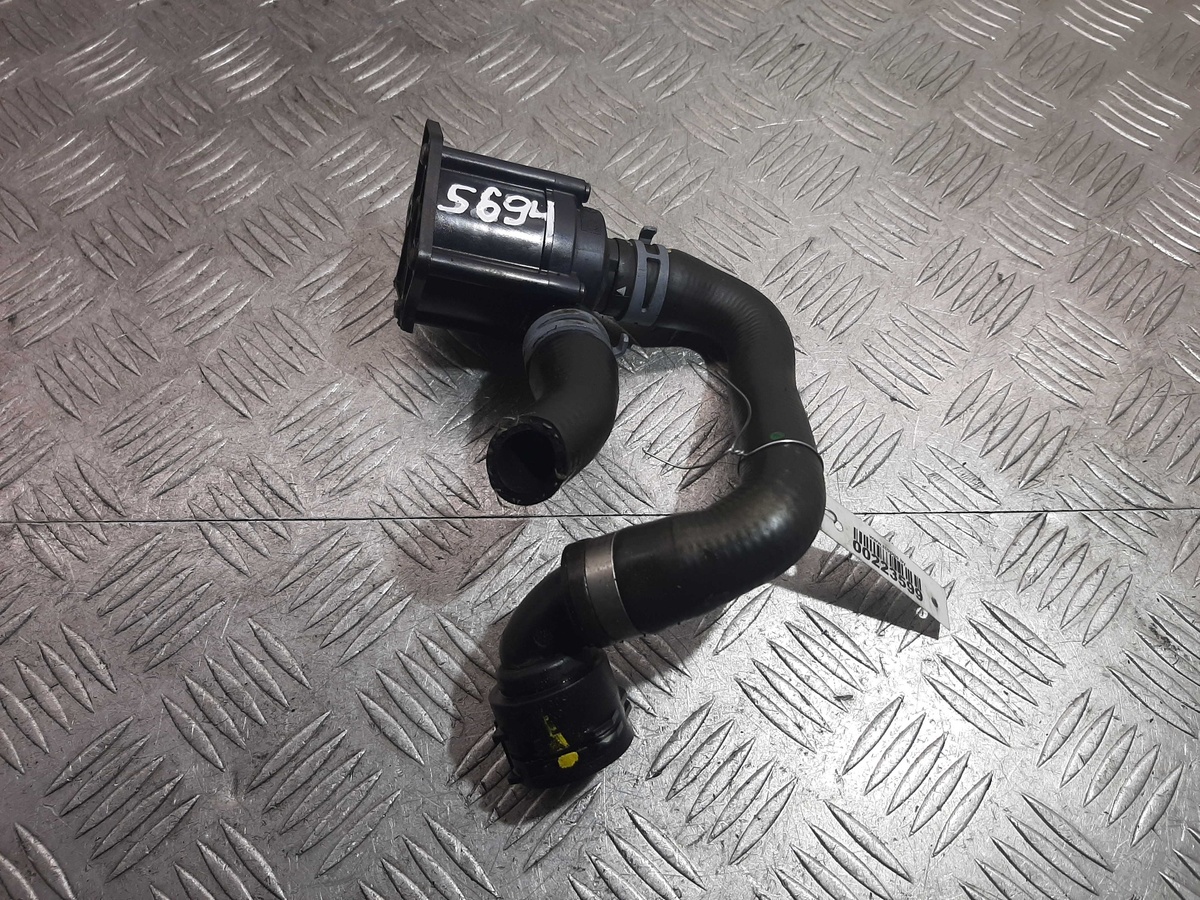 Помпа к Audi A4 2012