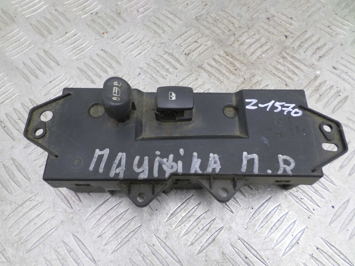 Кнопка стеклоподъемника к Chrysler Pacifica 2007