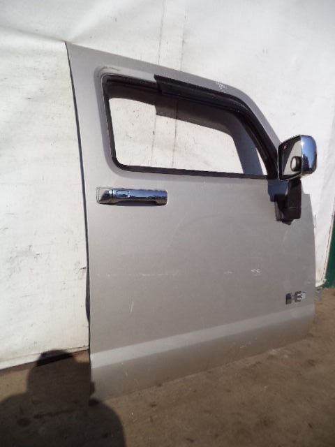 Петля двери к Hummer H3 2008