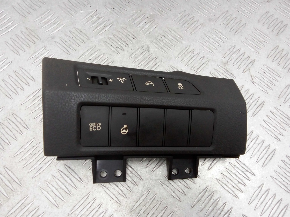 Кнопка  к Hyundai Santa Fe 2013