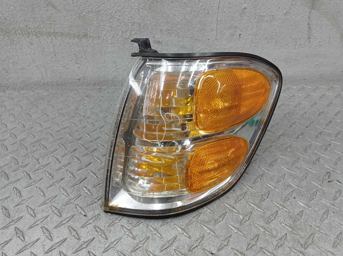 Поворотник левый к Toyota 4Runner 2004