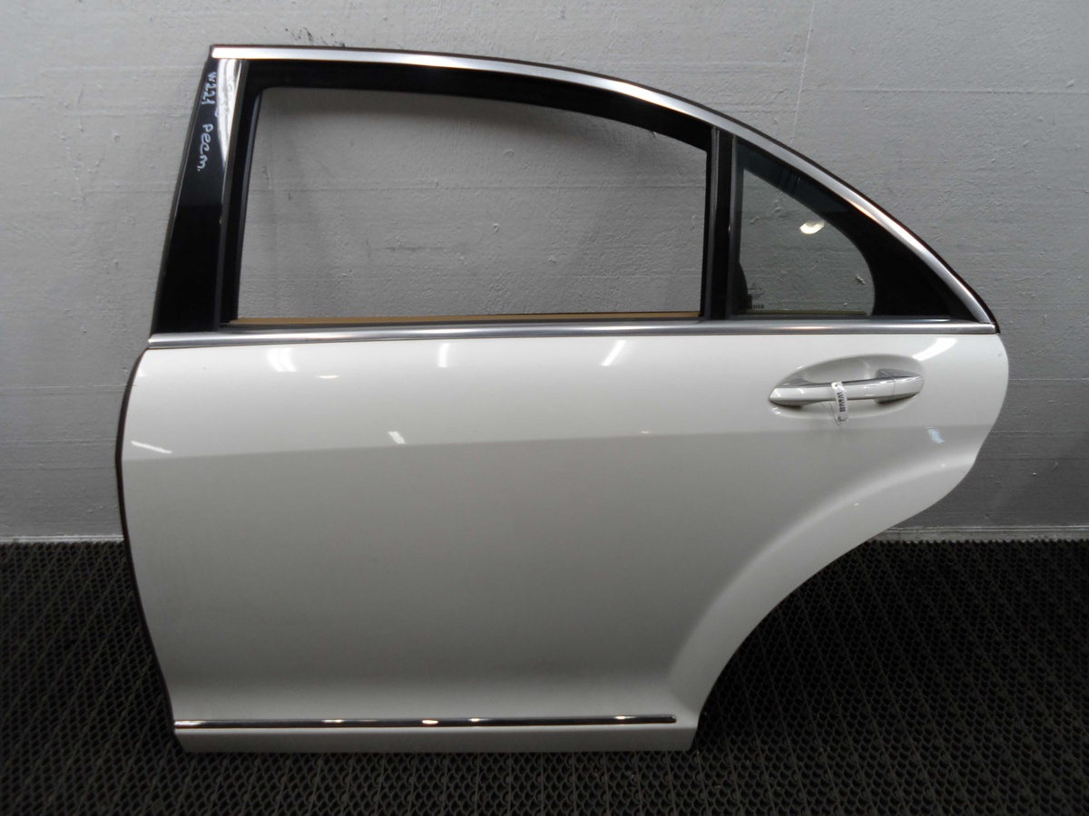 Шторка двери к Mercedes-Benz S-klasse 2010