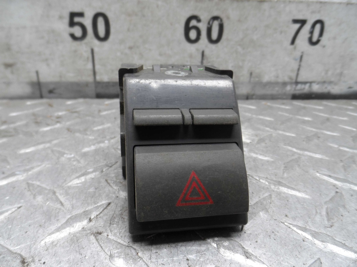 Кнопка  к Toyota Camry 2007