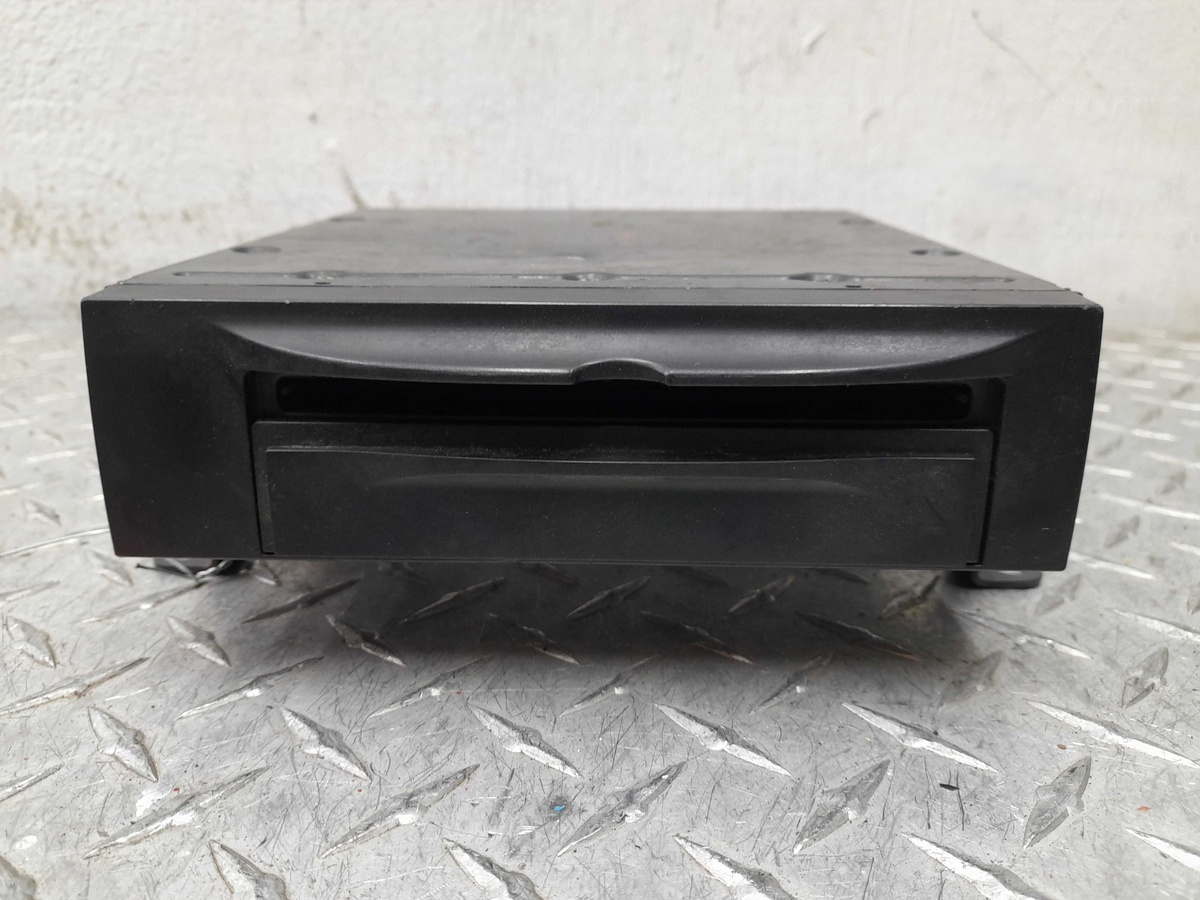CD-чейнджер к Volvo XC90 2005