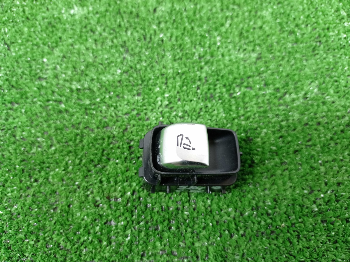 Кнопка  к Mercedes-Benz C-klasse 2019