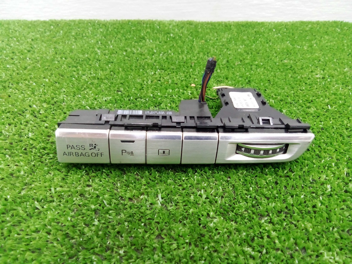 Кнопка  к Audi A8 2013
