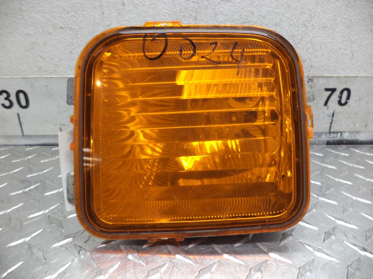 Поворотник левый к Hummer H3 2008
