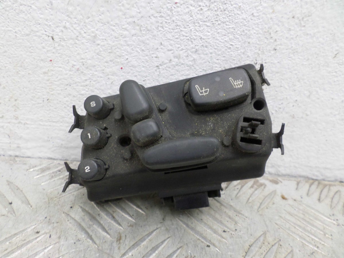 Кнопка  к Chrysler Pacifica 2007