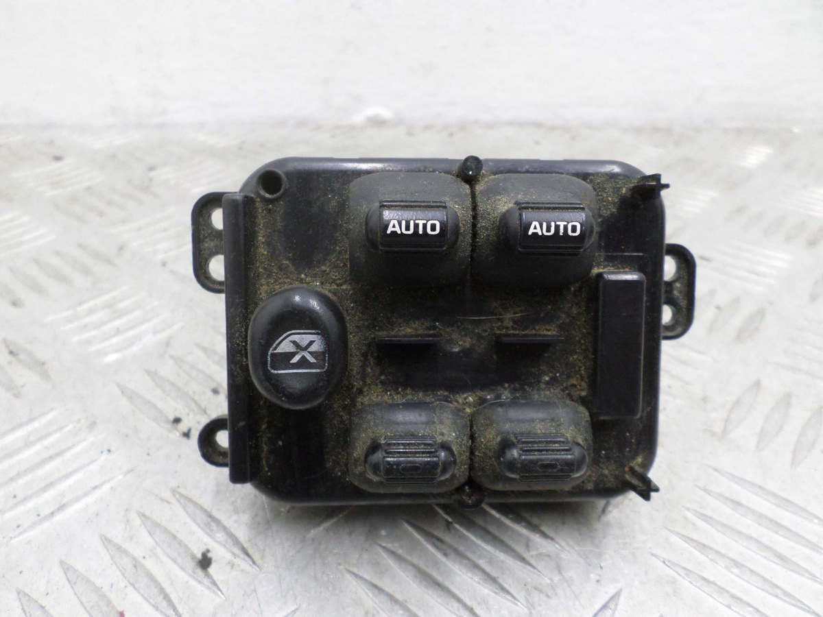Кнопка  к Jeep Liberty 2005