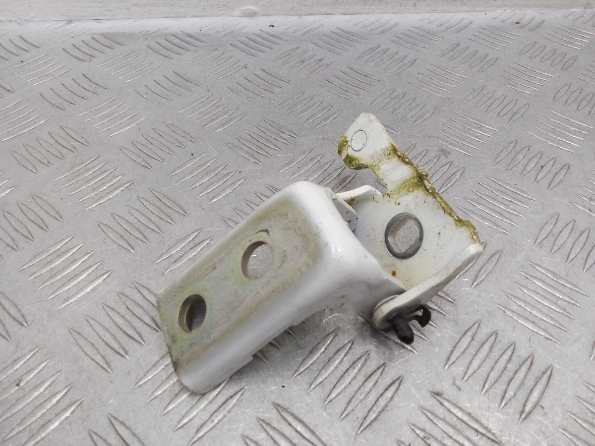 Петля двери к Peugeot 408 2014