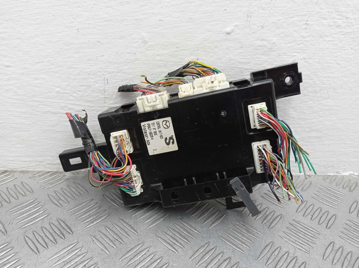 Блок предохранителей к Mazda CX-9 2008
