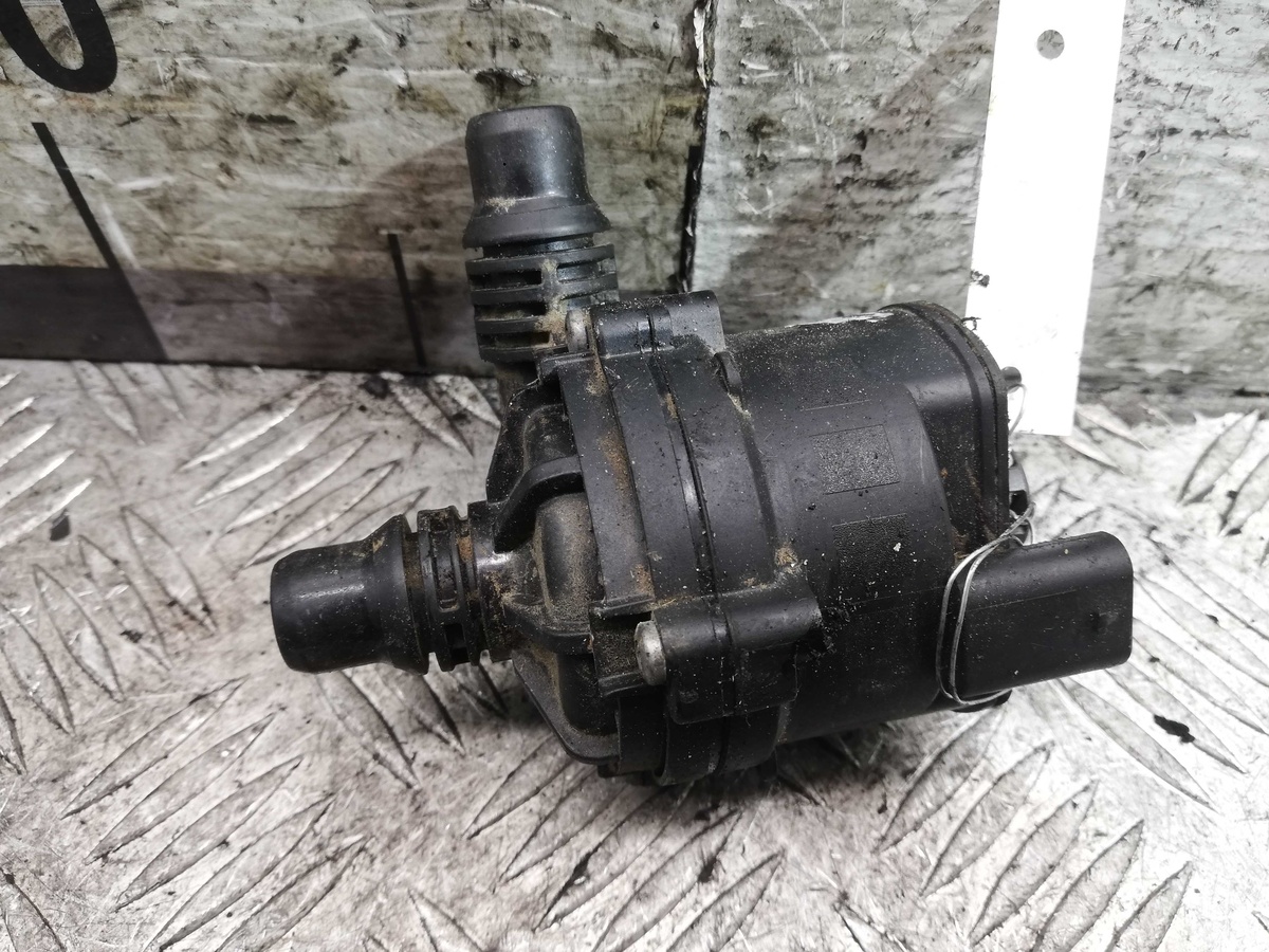 Помпа к BMW X1 2022