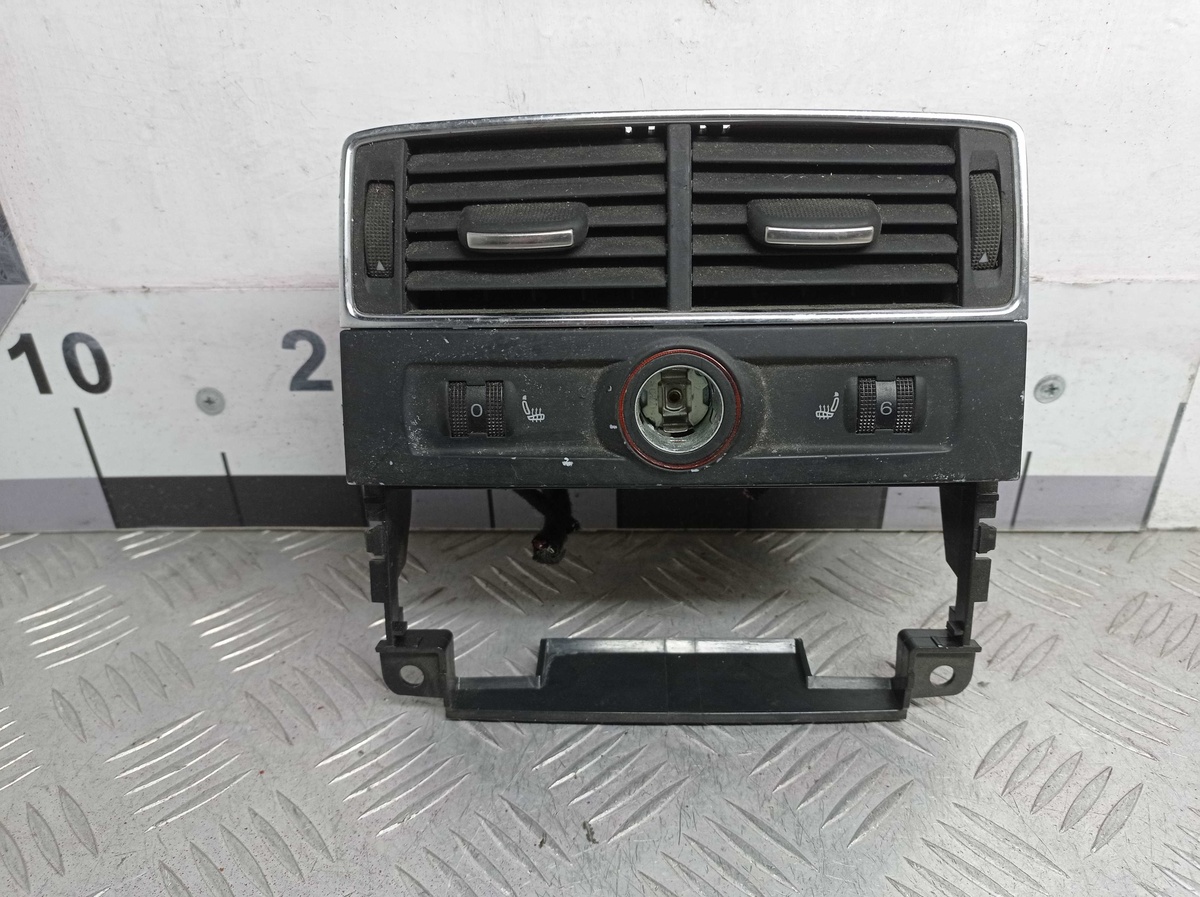Дефлектор обдува салона к Audi A8 2005