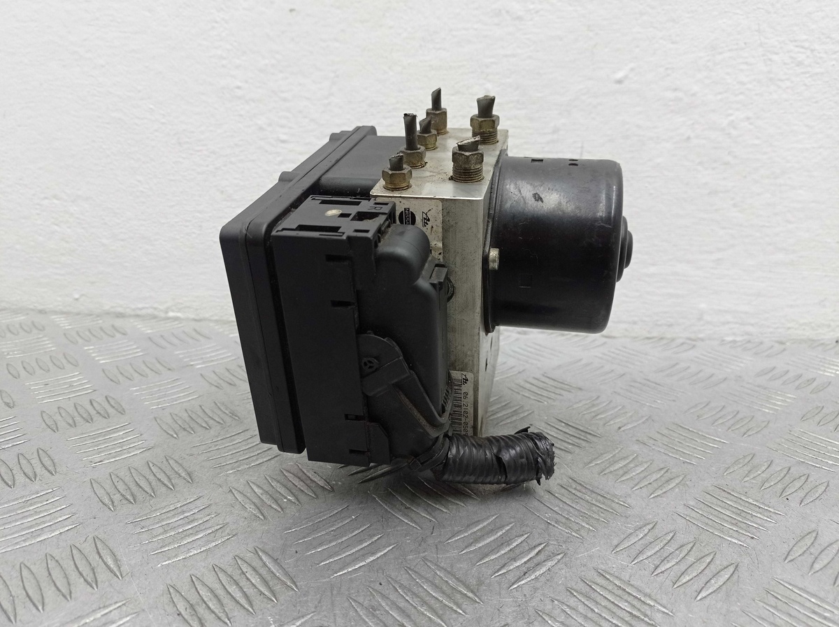 Блок ABS к Nissan Pathfinder 2004