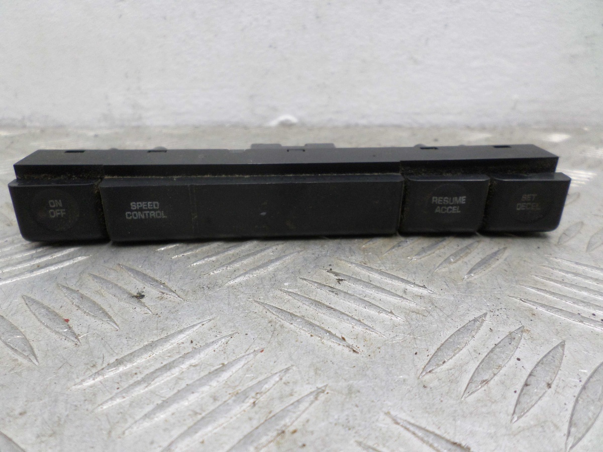 Кнопка  к Jeep Grand Cherokee 2003