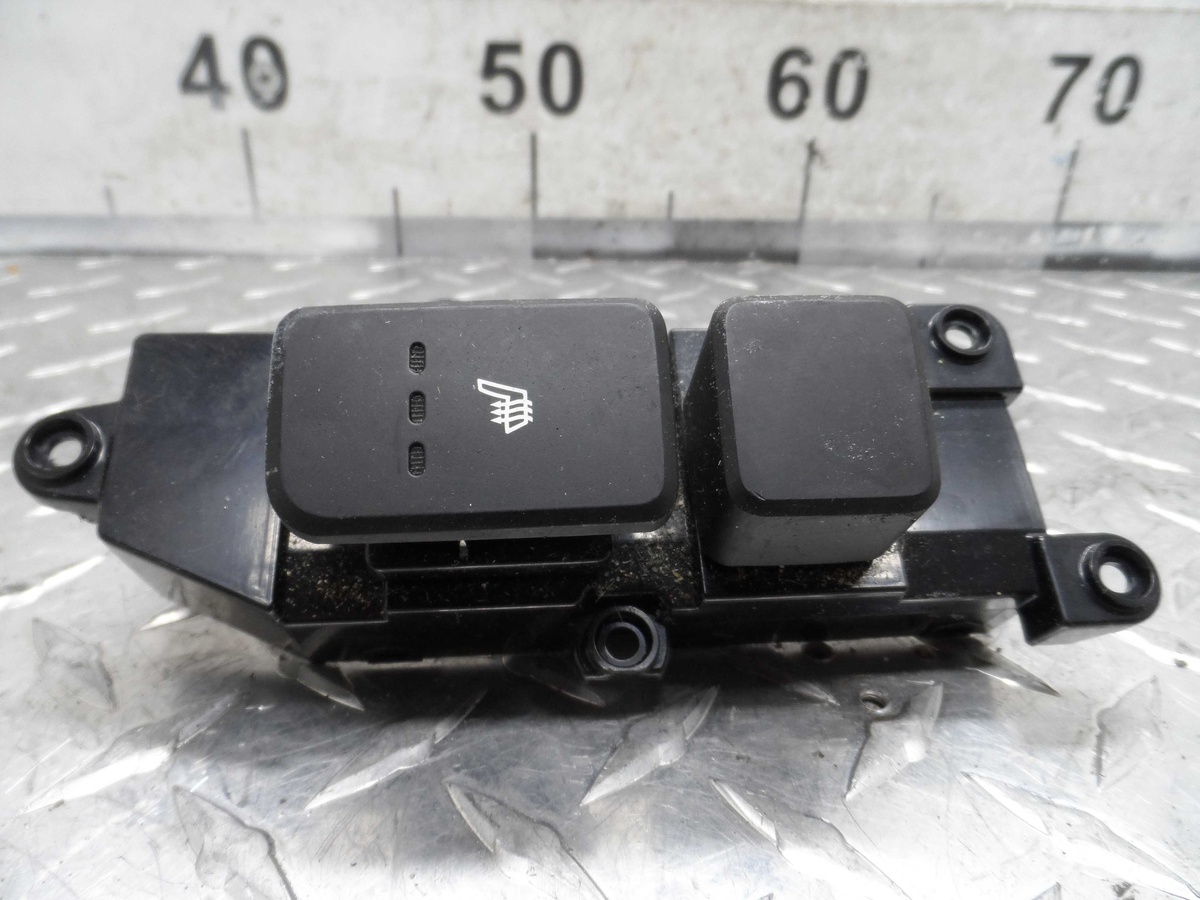 Кнопка  к Hyundai Santa Fe 2013