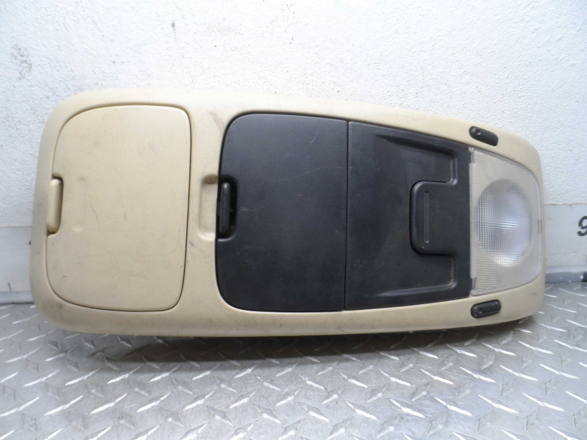 Плафон освещения салона к Ford Explorer 2006