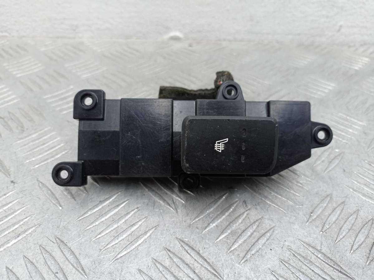 Кнопка  к Hyundai Santa Fe 2013