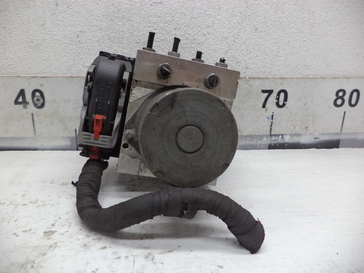 Блок ABS к Audi Q5 2010