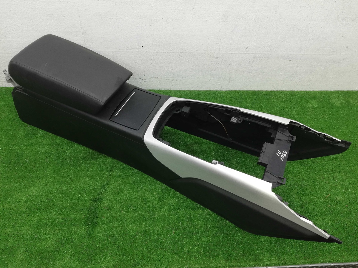 Подлокотник к Audi A7 2012