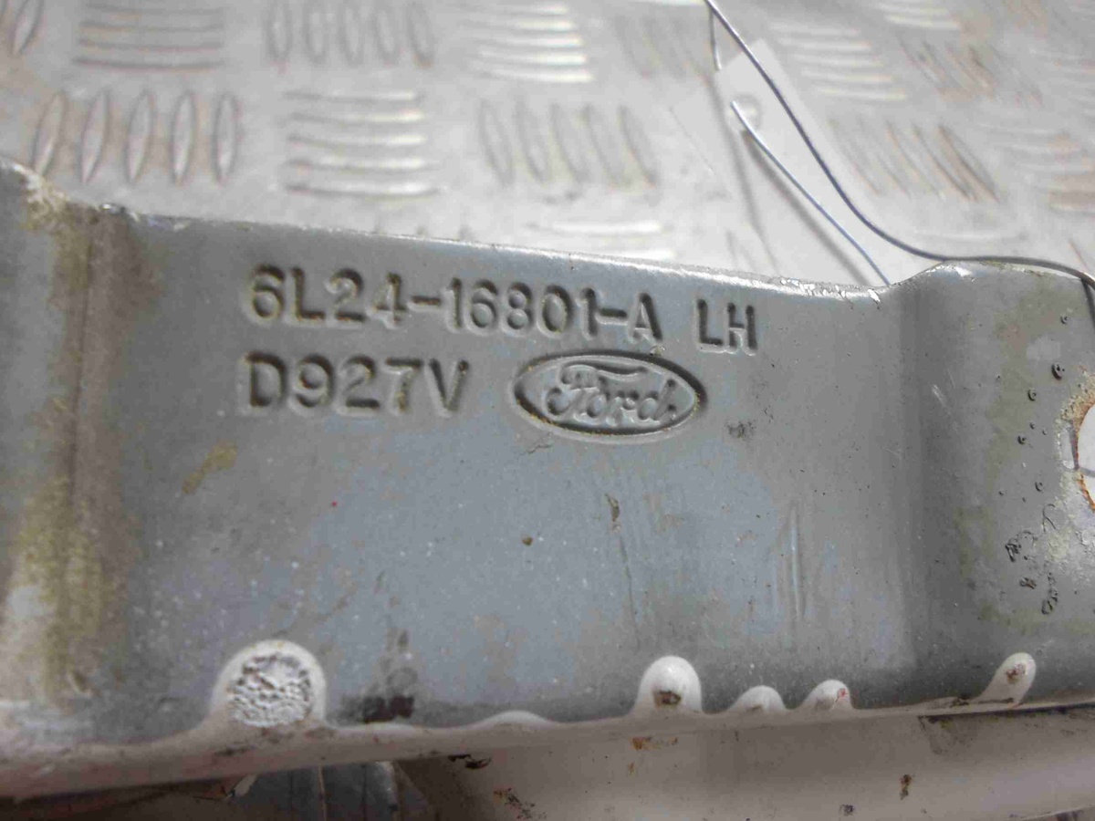 Петля капота левая к Ford Explorer 2009