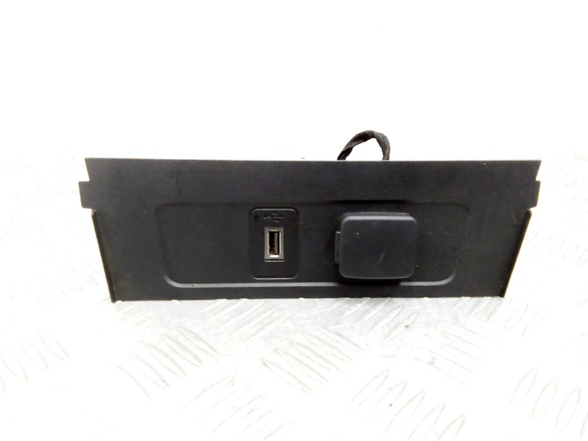 Разъем AUX / USB к Ford Escape 2019