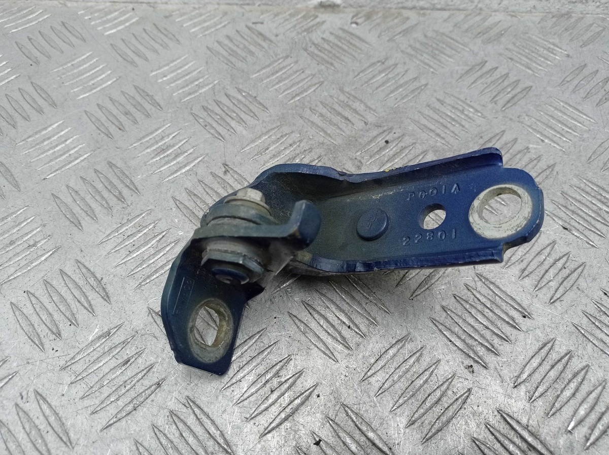 Петля двери к Ford Escape 2015