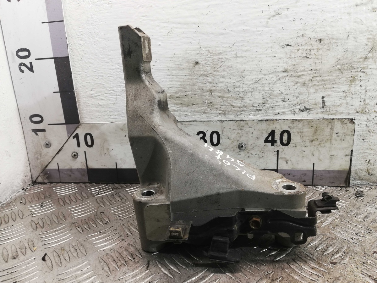 Кронштейн двигателя к Honda Pilot 2009