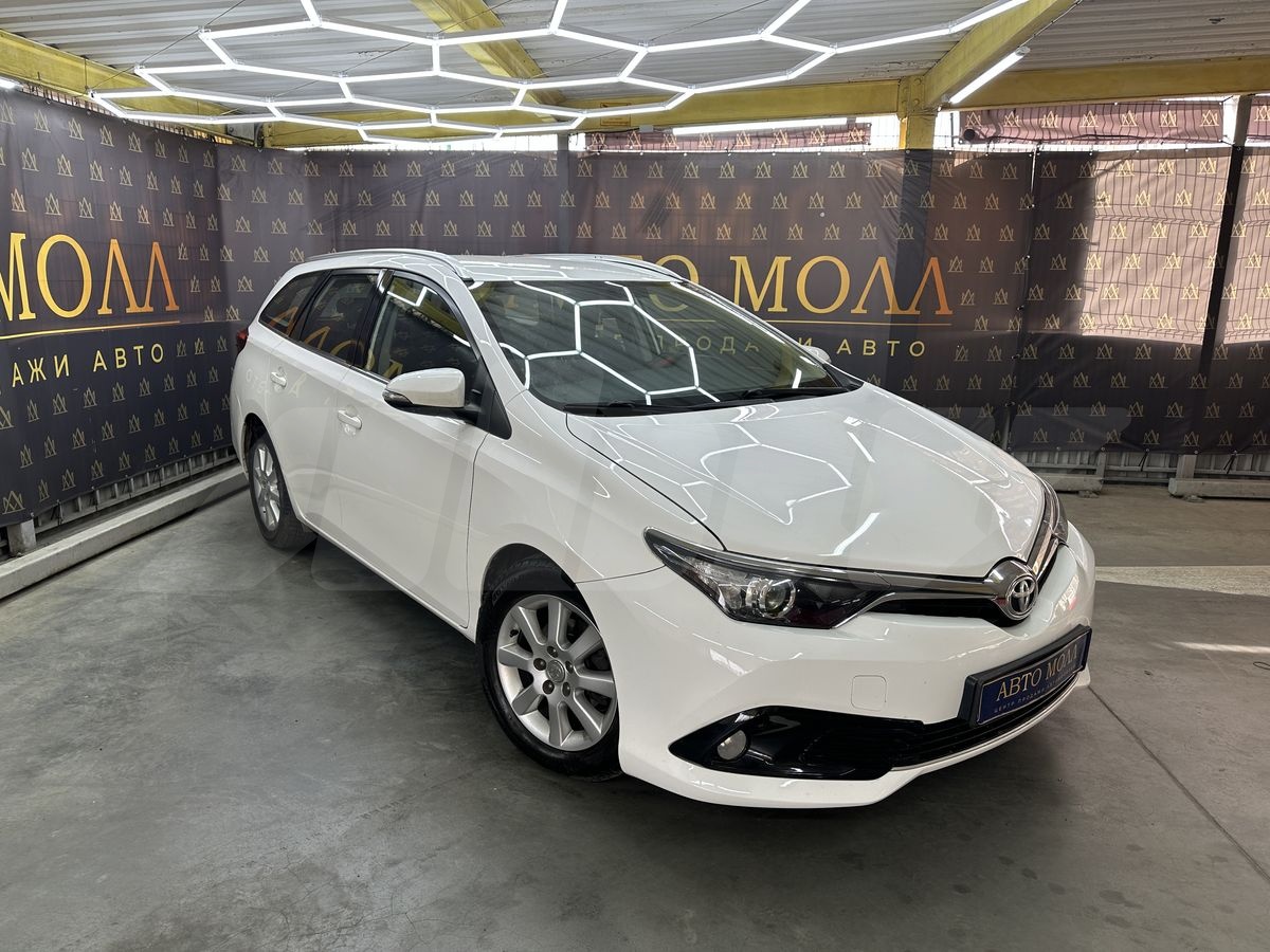 Toyota Auris II Рестайлинг, 2016