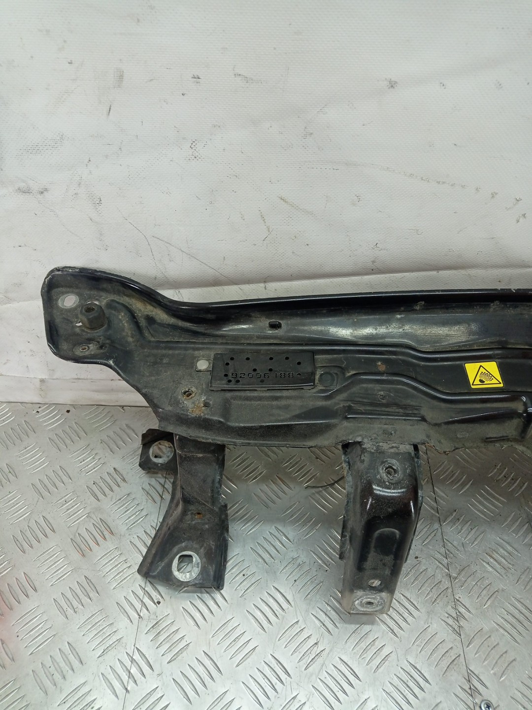 Рамка капота к Alfa Romeo 147 2002