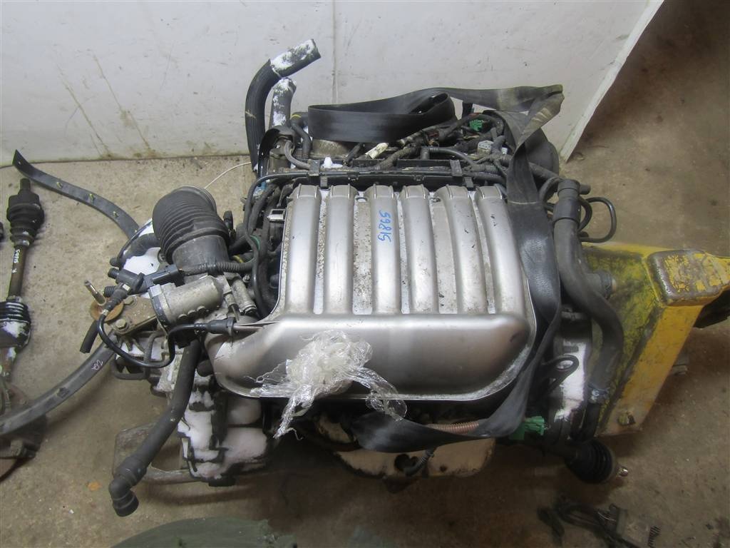 Двигатель к Peugeot 807 2005
