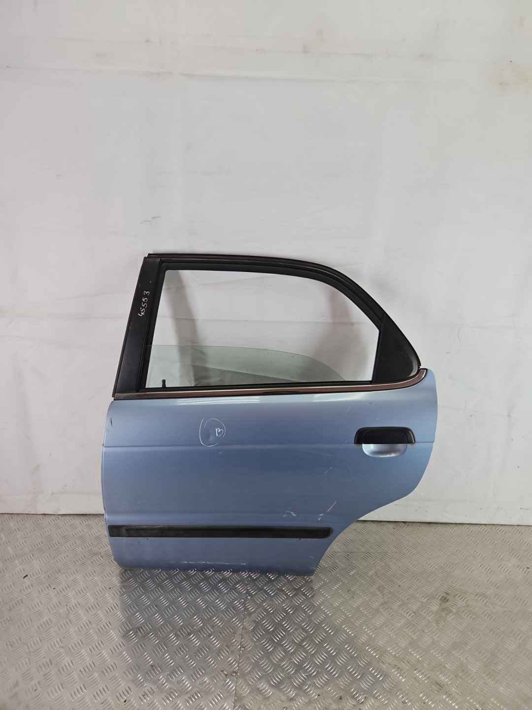 Дверь задняя левая к Suzuki Baleno 1998